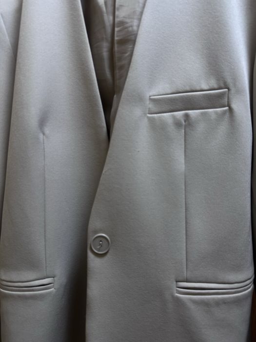 Бежевый   пиджак