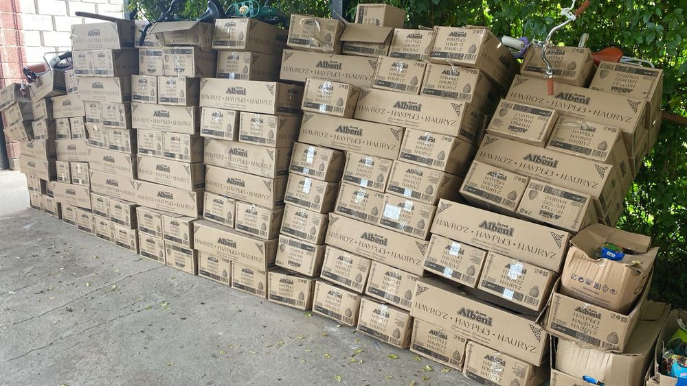 продам коробки для черного потолка для упаковки посылок вещей переезда
