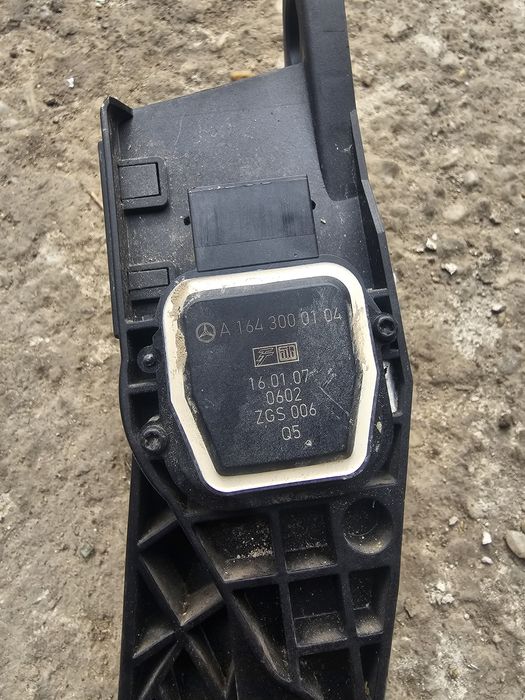Pedala acceleratie Mercedes ML W164 A1643000104
