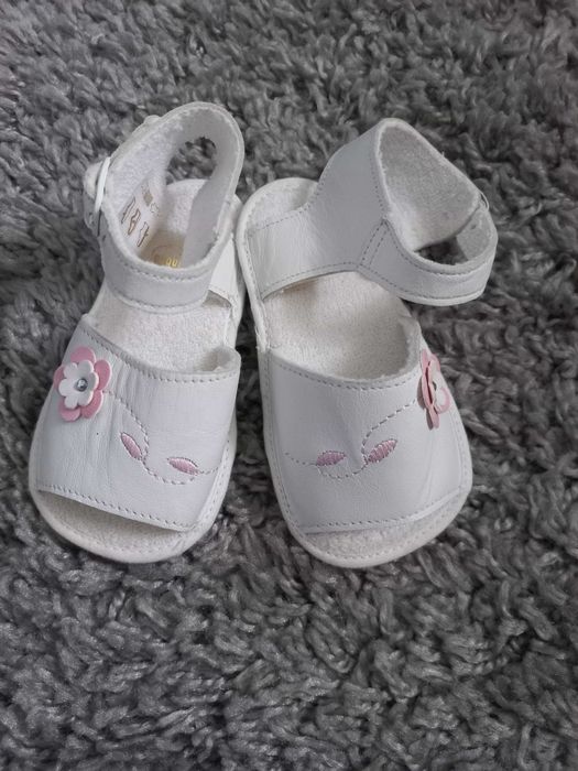Sandale din piele naturala pt bebe