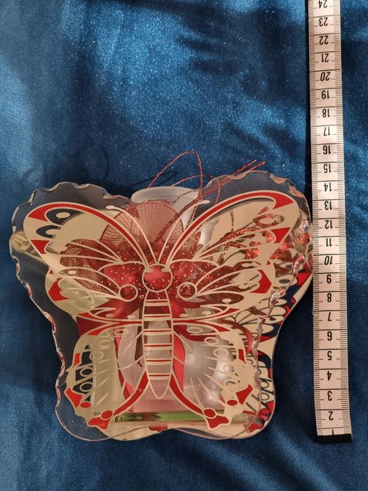 Ваза оригинальная красная с зеркальной подложкой