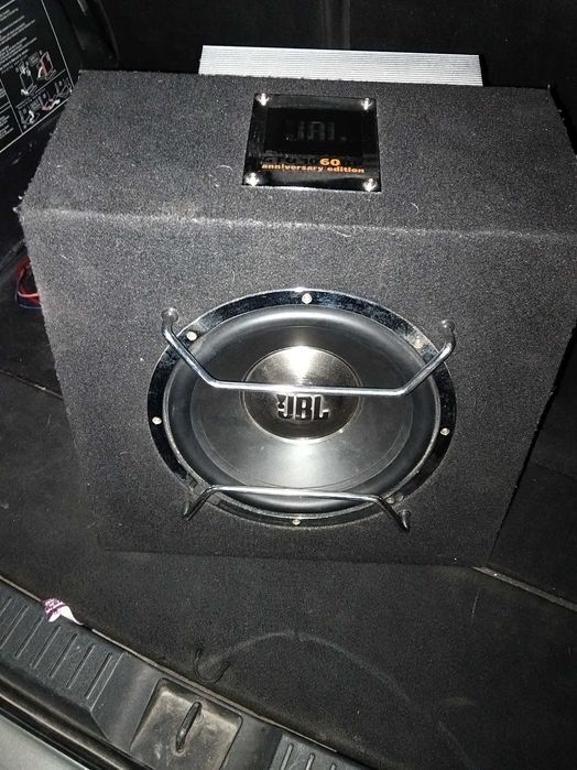 Бас каса +Усилвател