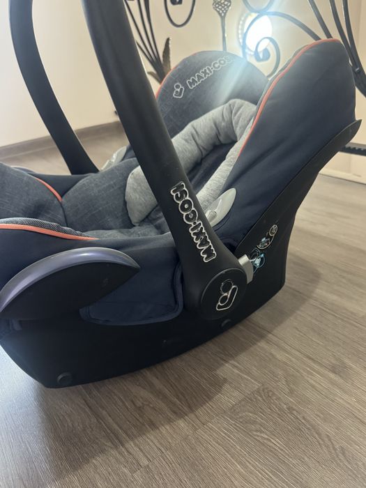 Автокресло Maxi Cosi