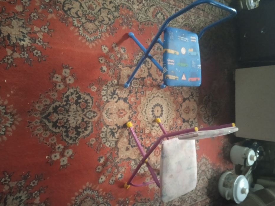 Продам два стульчика детских