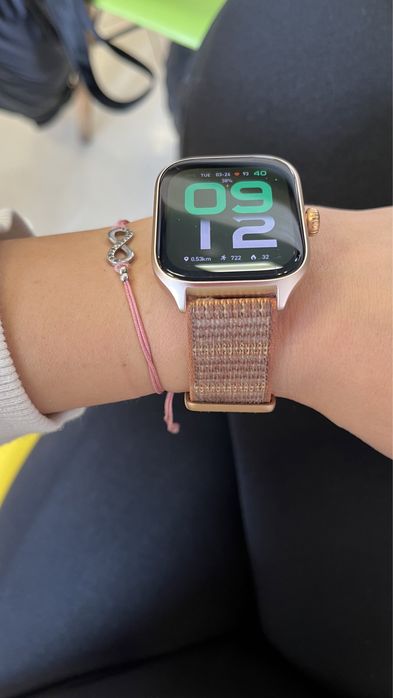 Смарт часовник Amazfit GTS 4