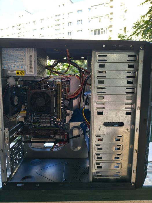 PC retro AMD Athlon II X4 640, ATI HD 5450, SSD 128GB, 4GB DDR2, Windows 10, DVD-RW, floppy