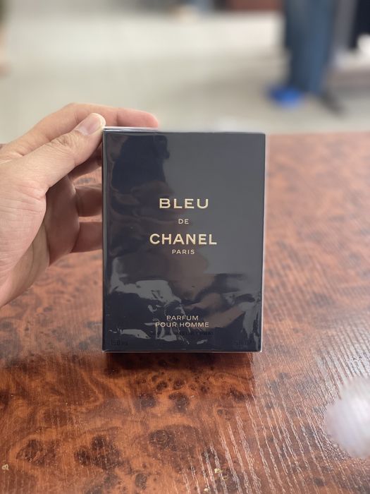 Chanel blue parfum France
