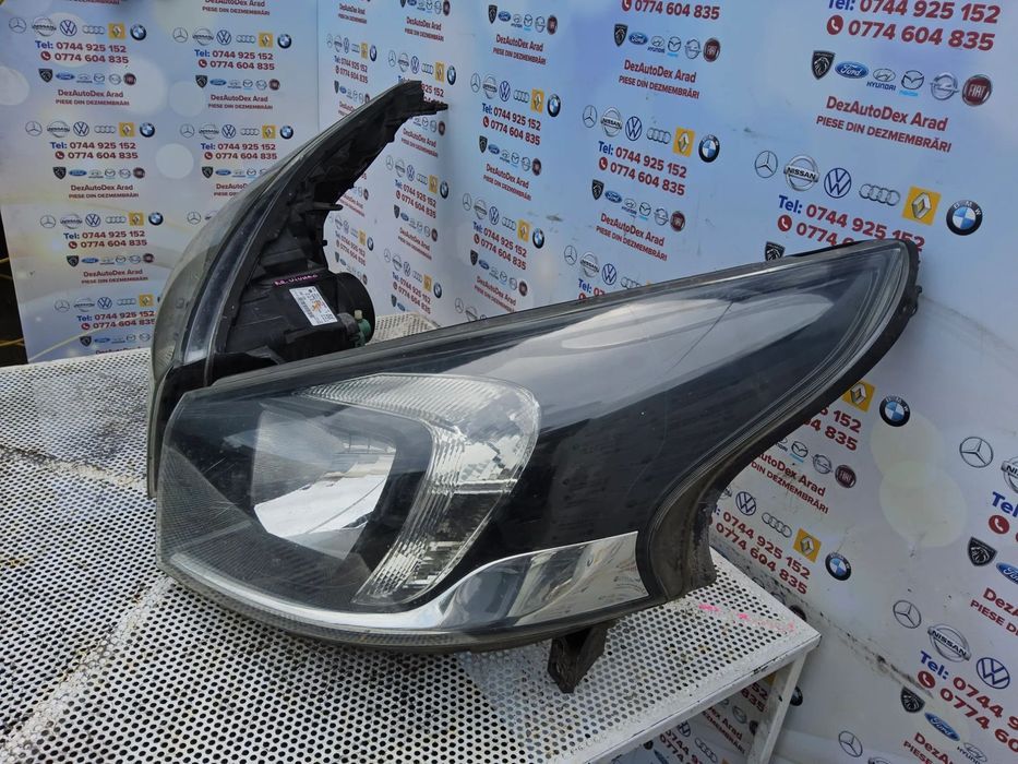 Far Renault Trafic 2014-2020 Opel Vivaro Nissan nv300 faruri stânga dreapta Europa