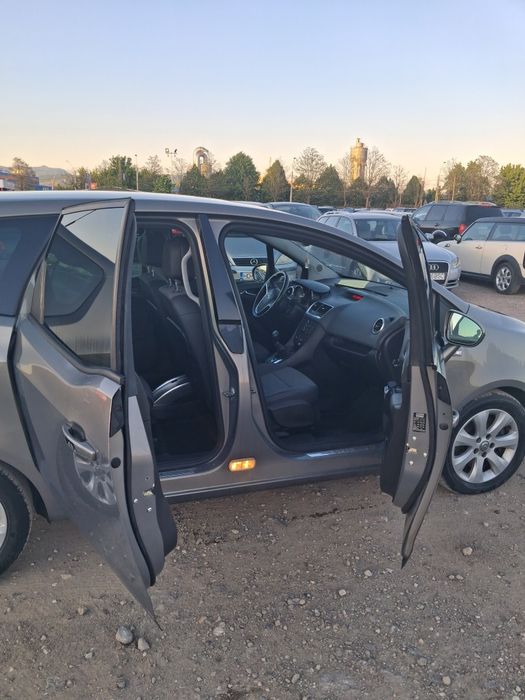 Vând Opel Meriva  2012