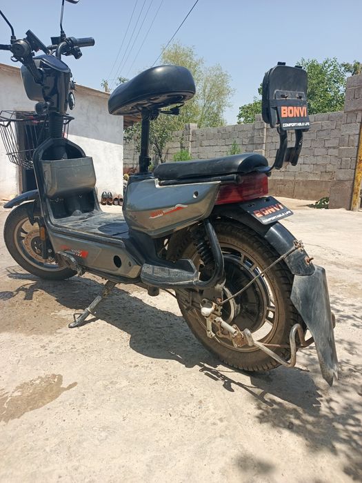 Skuter sotiladi holati yaxshi