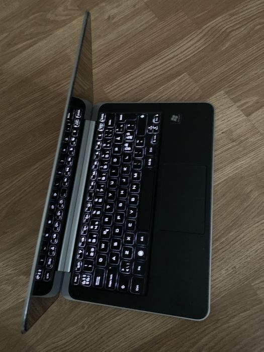 Laptop Tableta Dell intel core i5 Defect pentru piese sau reparat.