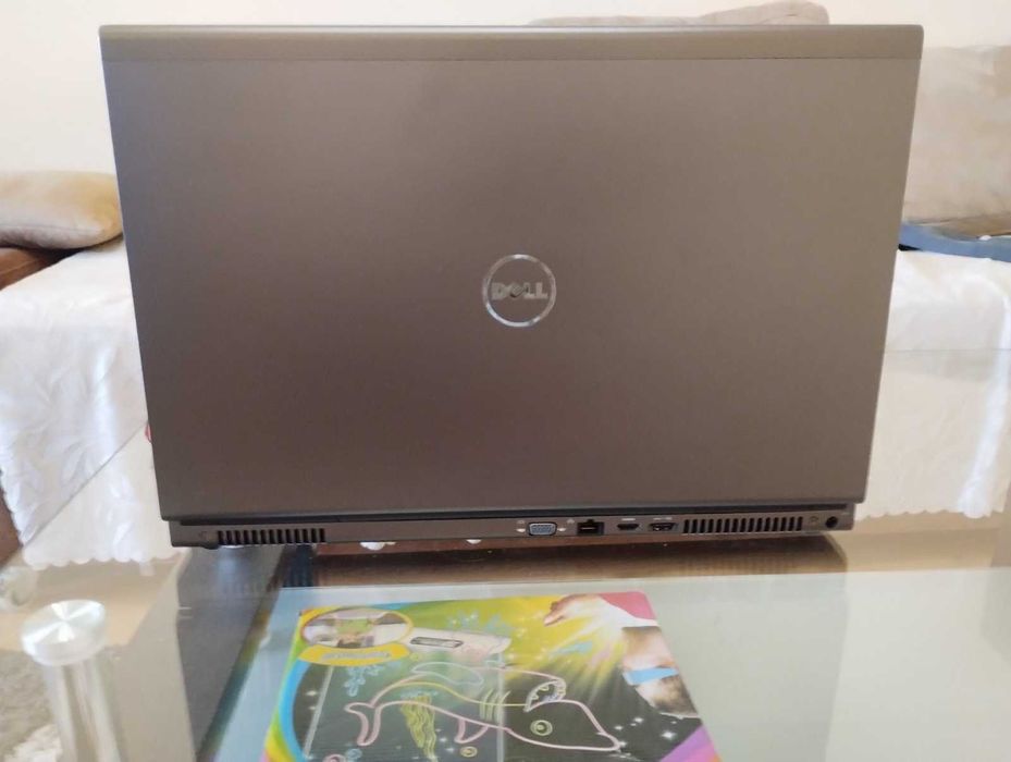 Лаптоп за работа и игри