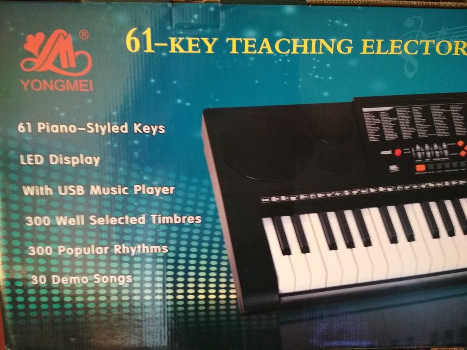 Синтезатор YM-823 + стойка