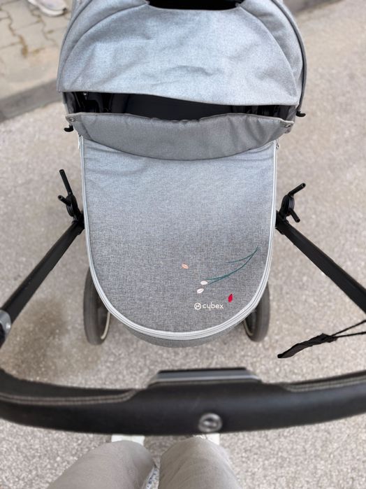 Бебешка количка Cybex Priam с бродерия