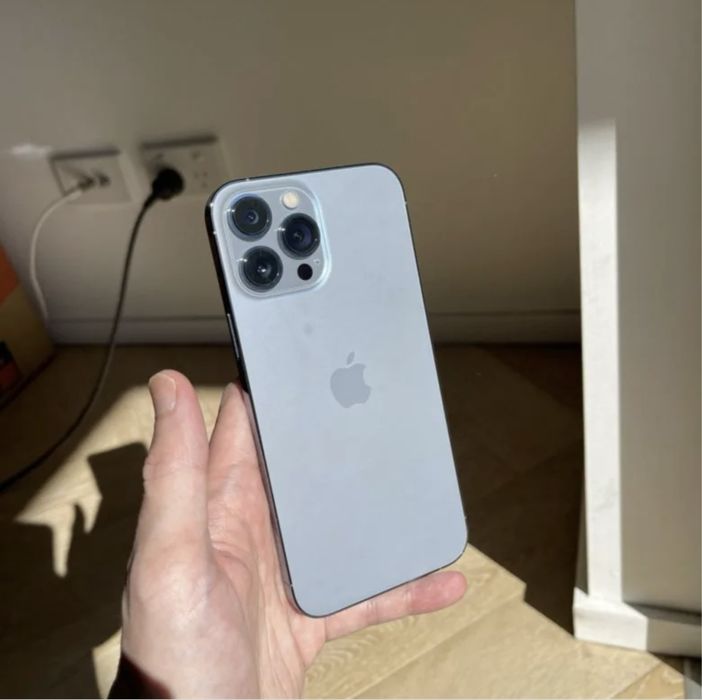 Продам Айфон 13 про макс