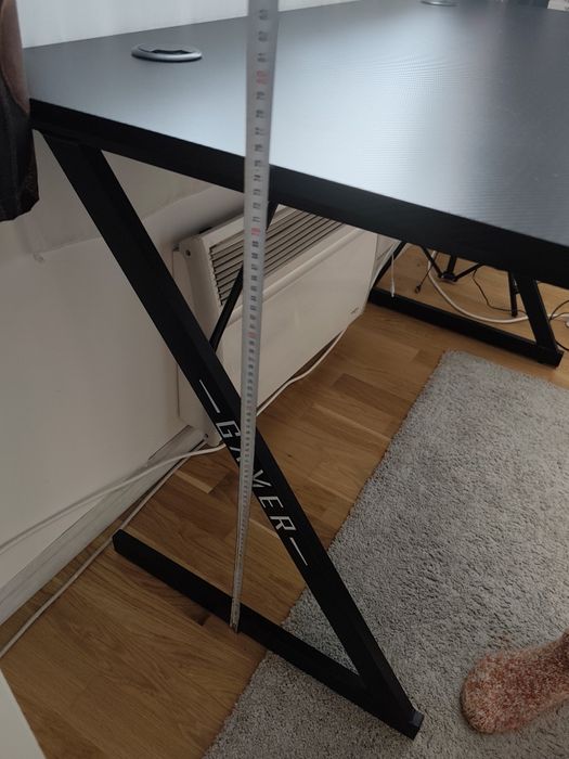 Birou gaming , lungime 120 x lățime 60 pe margini, cu 55 in centrul