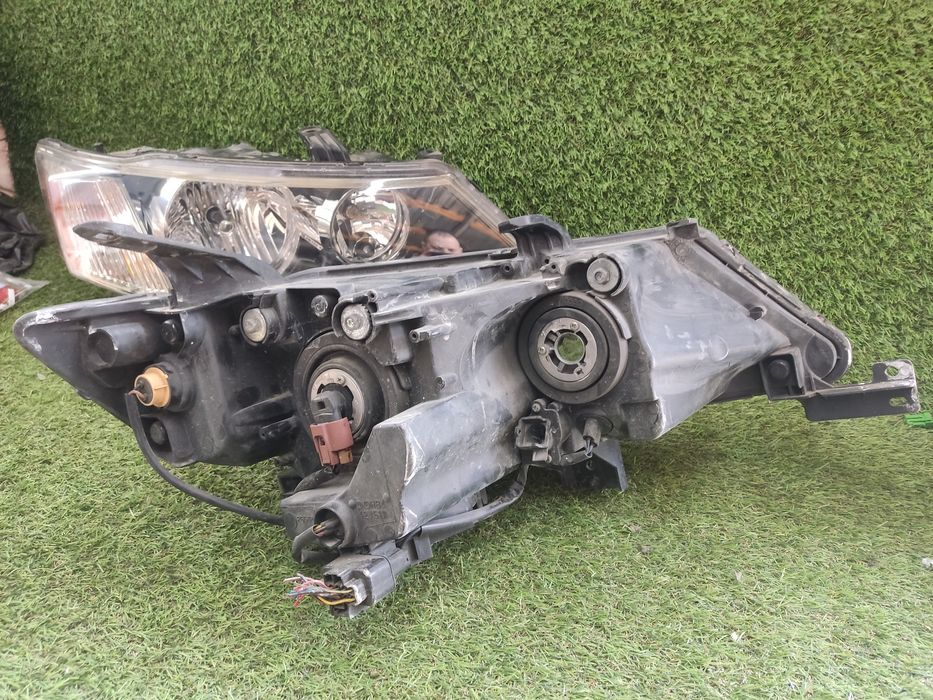 Фары mitsubishi outlander