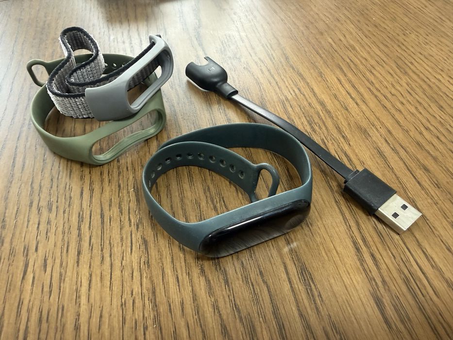 Часы mi band в отлично состоянии