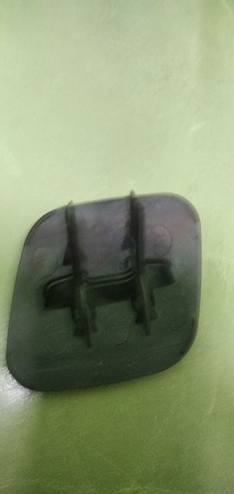 Заглушка омывателя фар