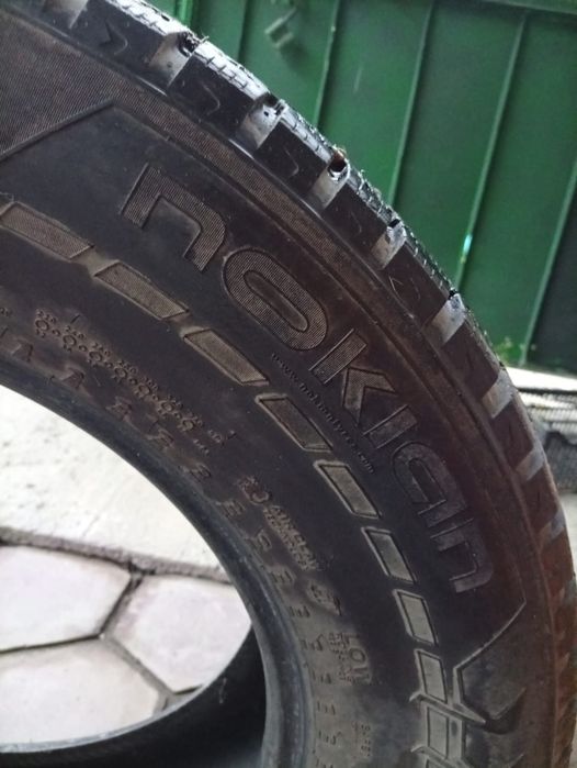Продам зимнию резину 265 65 R17