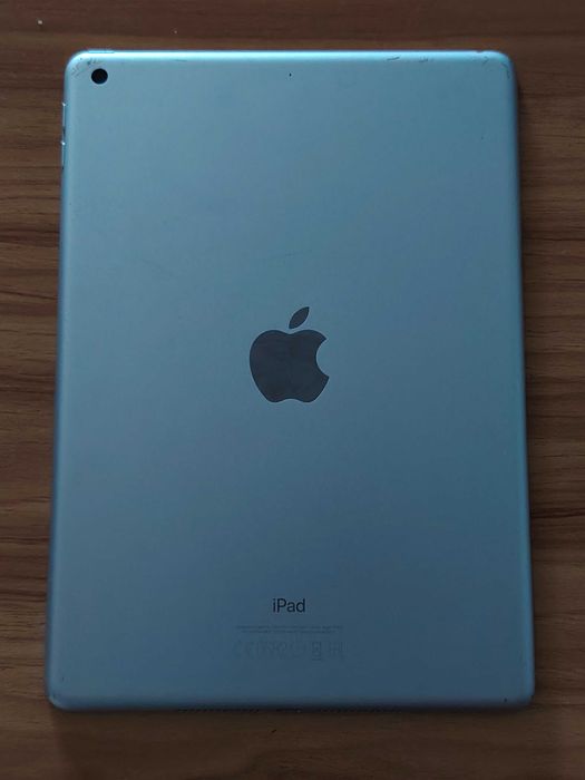 IPad Air 5th gen 32gb ,IOS17.7,fara Icloud