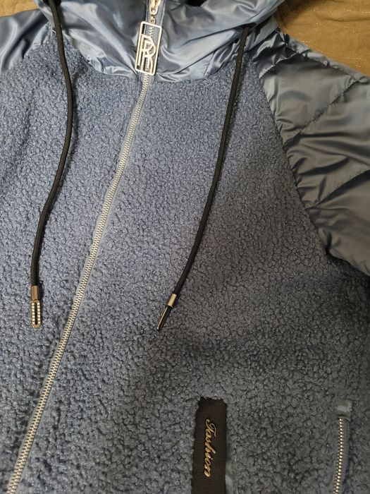 Продам куртку женскую 50размер