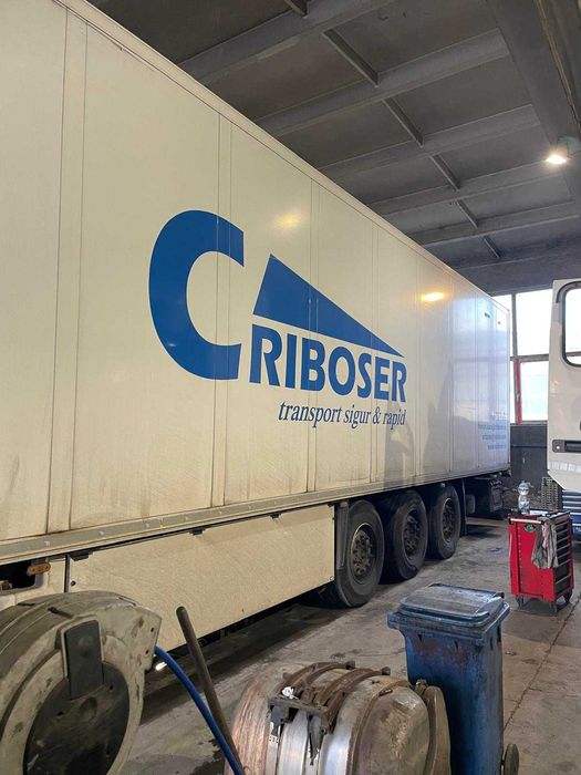 Vând semiremorcă SCHMITZ – stare bună