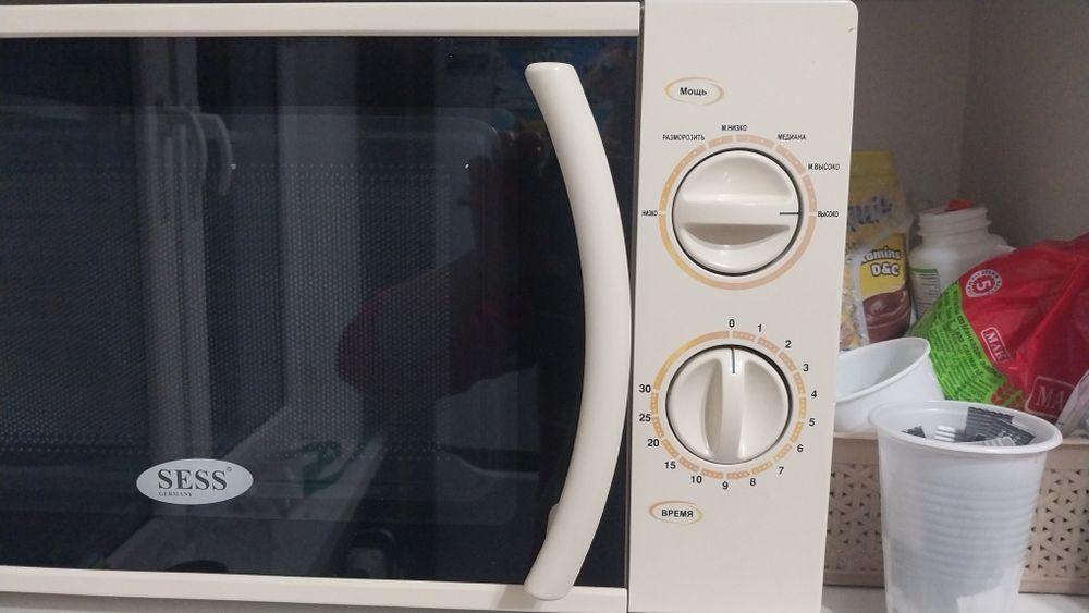 Микроволновка в рабочем состоянии.