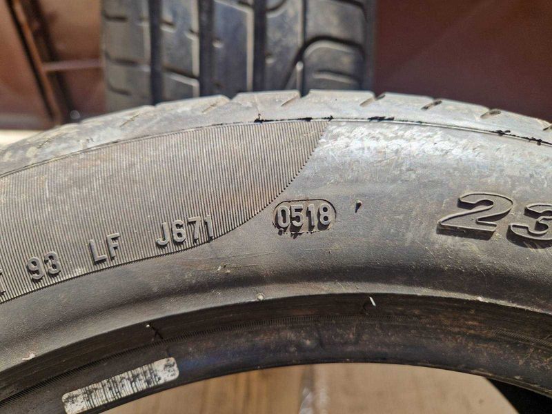 2 Pirelli R19 235/50
летни гуми
DOT0518