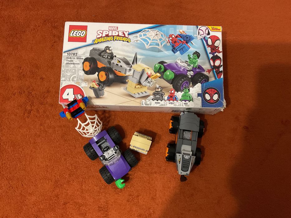 LEGO Spider-Man Hulk vs. Rhino Truck Showdown 4+, 110 piese