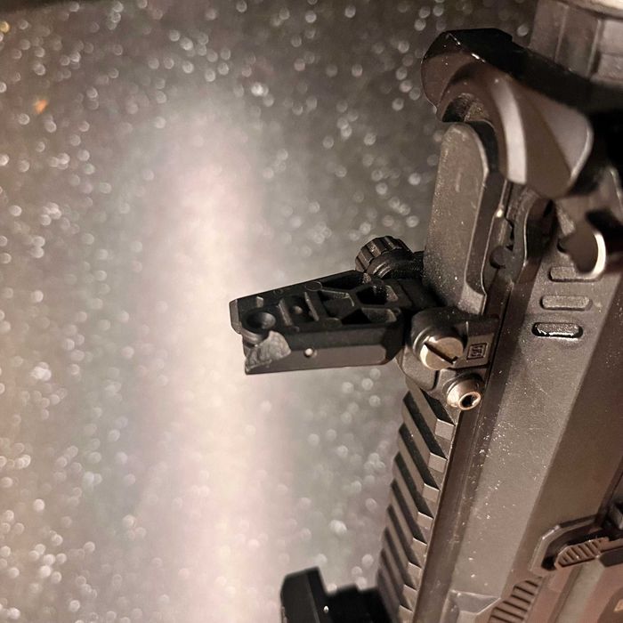 Еърсофт реплика Specna Arms Flex 01 и Жилетка Swiss Arms + екстри