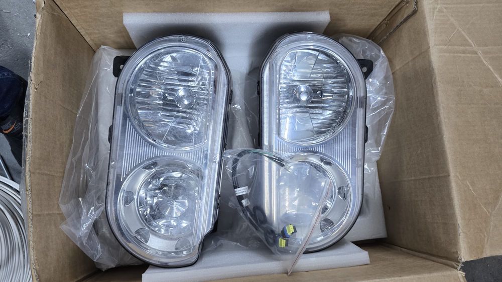 Отигинални фарове и стопове за Dodge Challenger 2009-2020