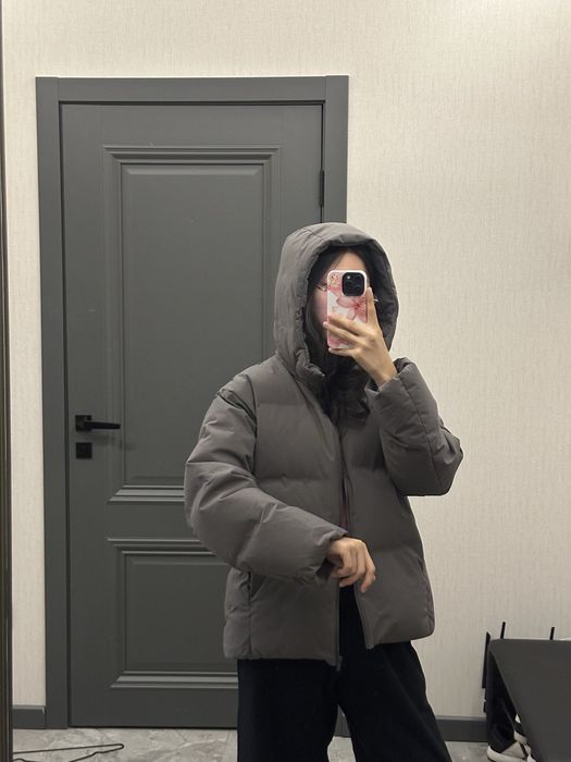 Пуховик Uniqlo с капюшоном