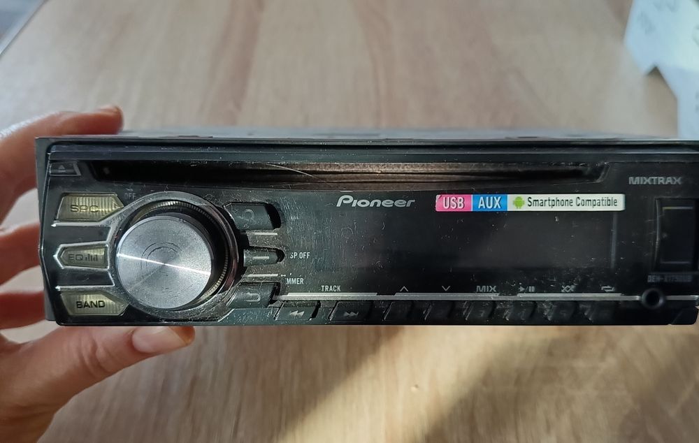 Продам автомагнитолу