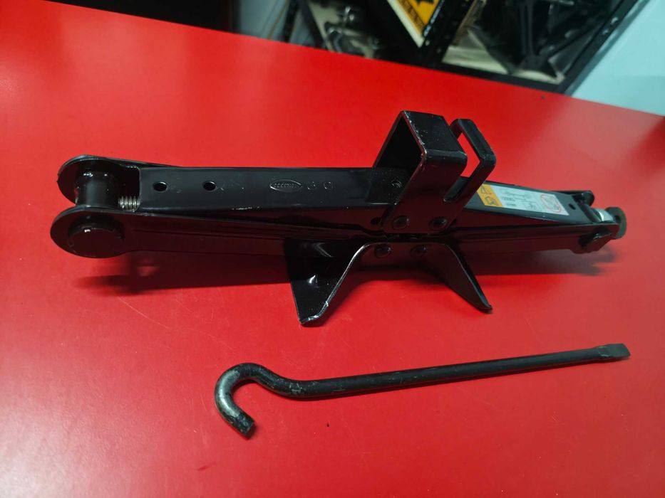 CRIC Auto Universal - SUV 1.200 KG NOU - VW SKODA AUDI BMW Kia Toyota