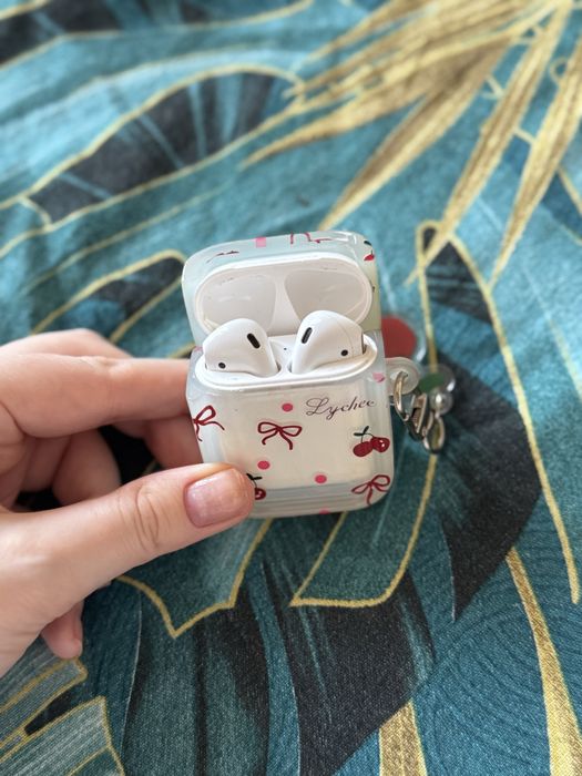 Airpods продаю срочно торг есть