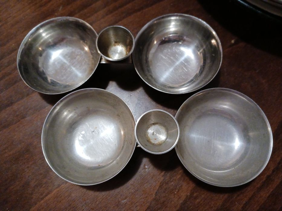 Съдове алпака от старото производство.