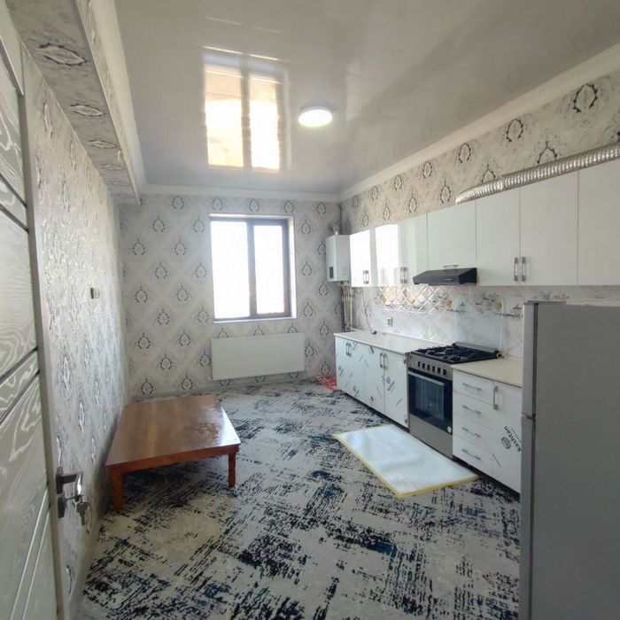 Чоштепада  квартира Срочна сотилади. 2/5/9 (72м²)