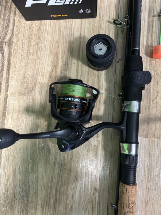 Lansete feeder FL echipate cu mulinete