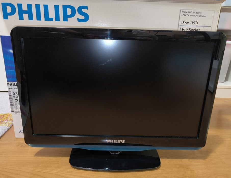 Телевизор PHILIPS 19" LED