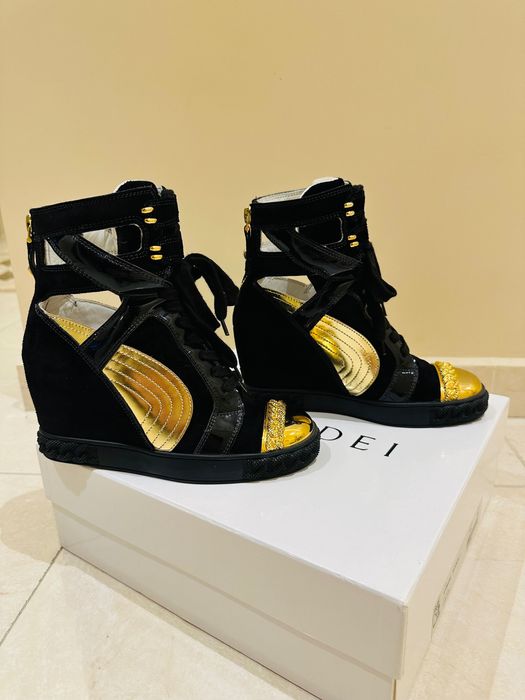 Италиански обувки Casadei