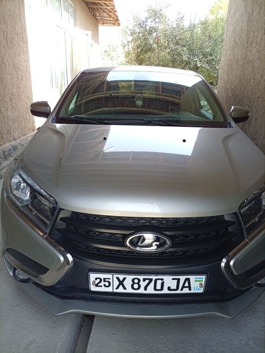 Lada sotiladi egasini oʻzidan