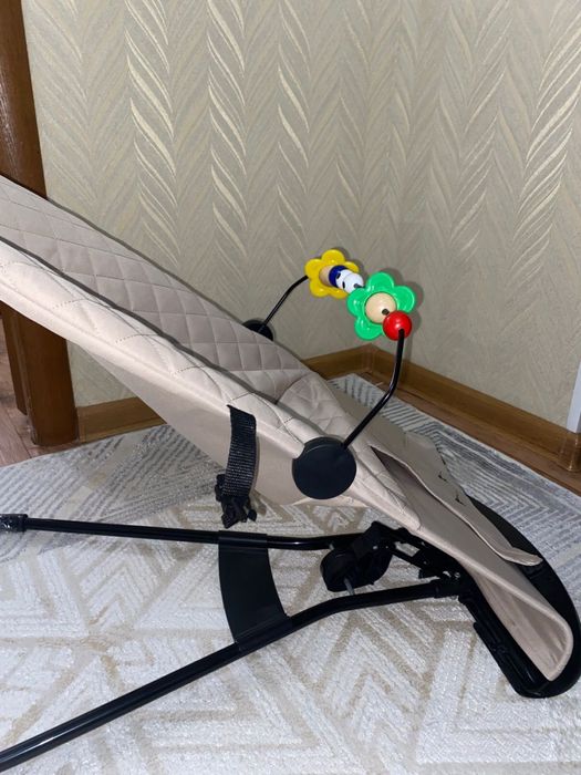 Продается шезлонг