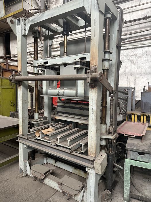 Продам 2-ва вибропресса м32-002