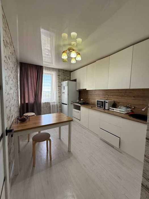 3-комн. квартира, 71,2м², 8/9 этаж , р-н: Школа Милиции.