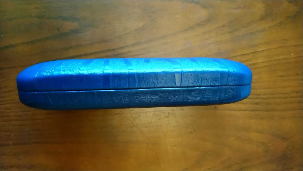 Кутия за очила синя.