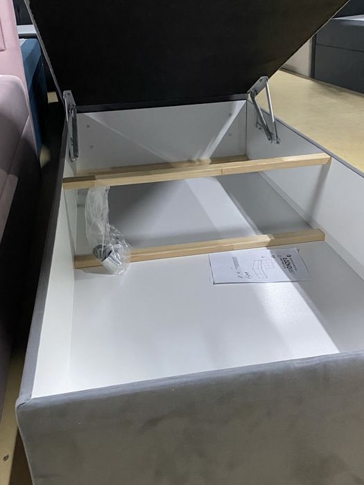 Pat matrimonial, Clasic European Premium 200x200 cu saltea inclusa