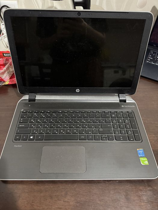 HP Pavilion 15 примерно 2014–2016 года.