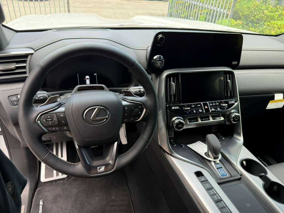 2025 Lexus LX 700h F SPORT Handling