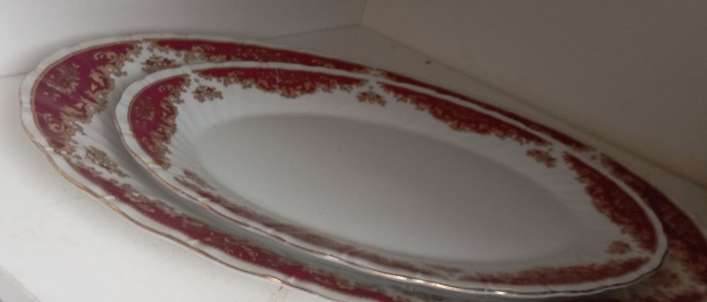 Продам столовый сервиз 70 штук